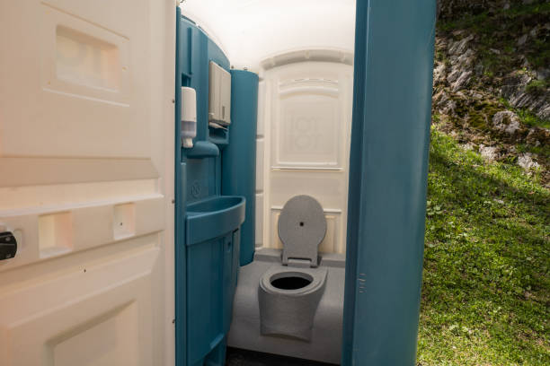 Porta potty delivery and setup in Forest Hills, MI